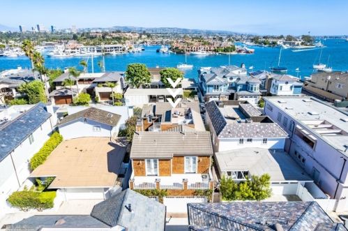 2801 Bayshore Dr, Newport Beach, CA 92663-5612