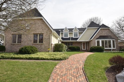 837 Byron Dr, Oconomowoc, WI 53066-4362