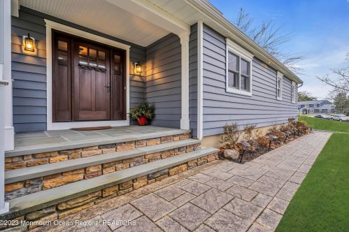 20 Fireside Rd, Tinton Falls, NJ 07701-5117