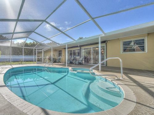 1585 Serenity Ln, Sanibel, FL 33957-4216