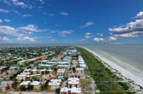 845 Gulf Dr, Sanibel FL  33957-7096 exterior