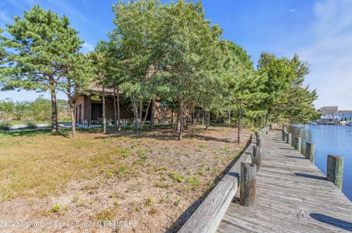 49 Cherokee Ln, Bricktown NJ  08724-4405 exterior