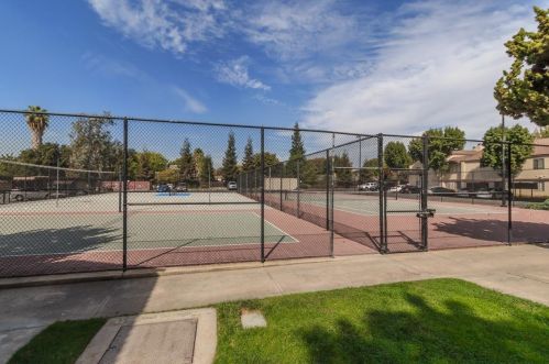 3701 Colonial Dr, Modesto CA  95356-1267 exterior