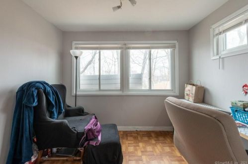 377 Queen St, Bridgeport CT  06606-3432 exterior