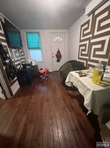 72 Front St, Paterson NJ  07522-1450 exterior