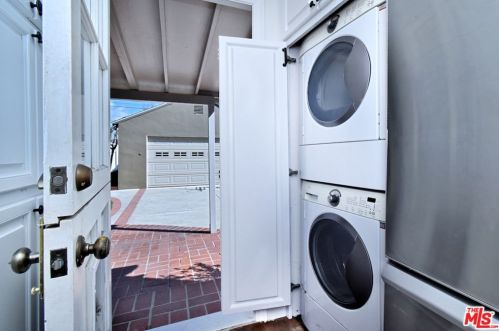 4934 Cartwright Ave, North Hollywood CA  91601-4023 exterior
