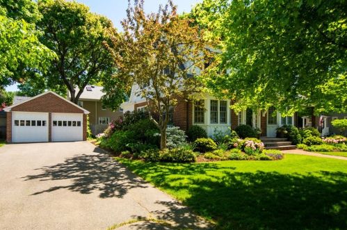 30 Washburn Ave, Needham, MA 02492-2316