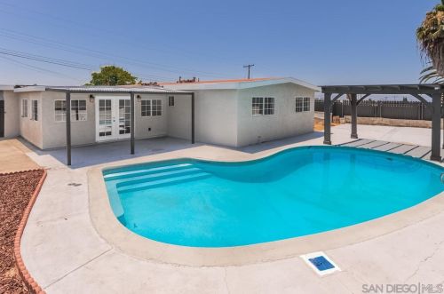 395 Montcalm St, Chula Vista, CA 91911-2438
