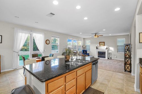 27270 Dayton Ln, Temecula CA  92591-4455 exterior