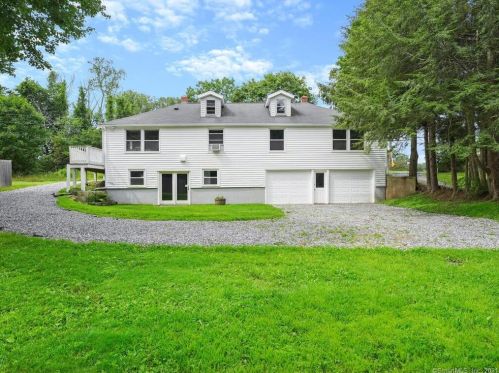 80 Circle Dr, Litchfield CT  06750-1710 exterior