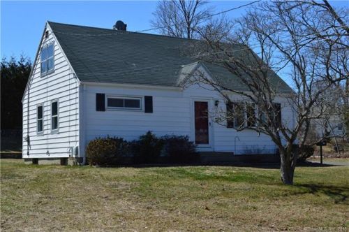 569 Riverdale Dr, Stratford, CT 06615-7696