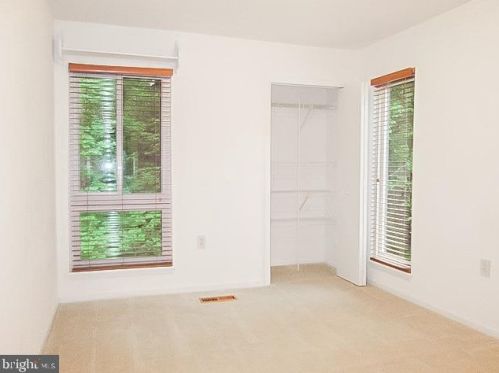 11907 Escalante Ct, Herndon VA  20191-1833 exterior