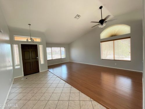 152 Ivanhoe St, Gilbert, AZ 85233-8709