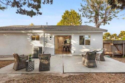 2079 Park Dale Ln, Encinitas CA  92024-4325 exterior