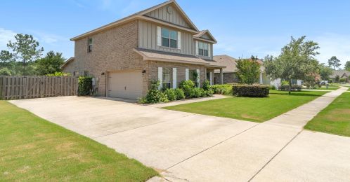 290 Dickens Dr, Freeport, FL 32439-2298