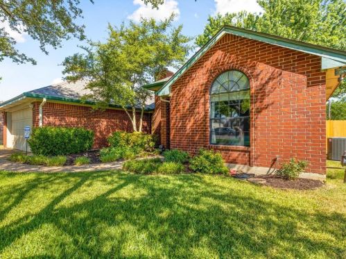 711 Mann Ct, Cleburne, TX 76033-5242