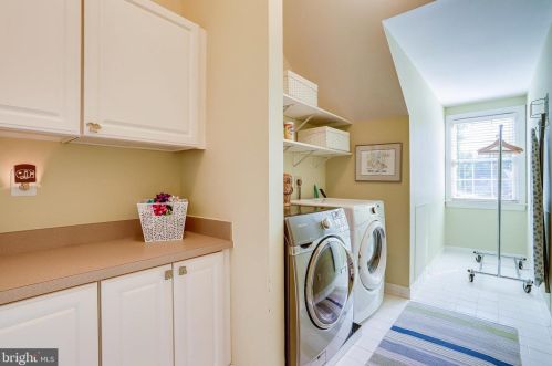 11406 Wild Bramble Way, Herndon VA  20194-1001 exterior