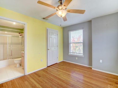 558 Great Beds Ct, Perth Amboy NJ  08861-5202 exterior