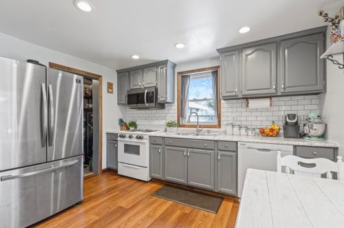 774 Allendale Rd, New Brighton, PA 15066-3693