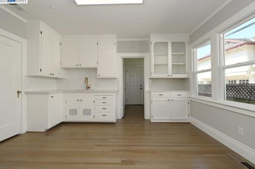 236 Ray St, Pleasanton CA  94566-6620 exterior