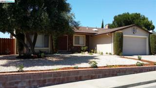 4 Casa Verde Way, West Pittsburg, CA 94565-5708