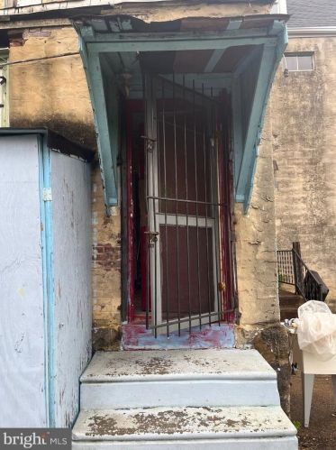 601 Chelten Ave, Philadelphia PA  19126-3825 exterior