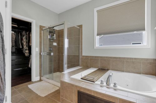 924 Kentucky Cir, Marysville OH  43040-7095 exterior