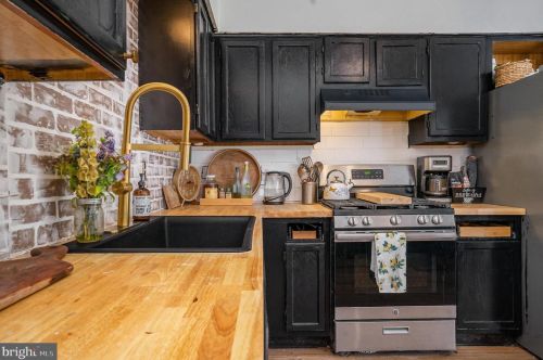 1109 Oxford Cir, Lansdale PA 19446-6653 exterior