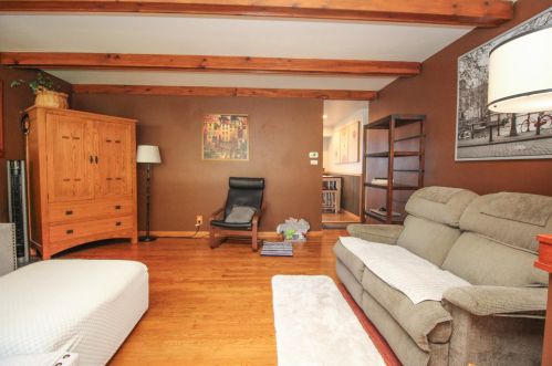 8139 Lynmar Ter, Milwaukee, WI 53222-1934