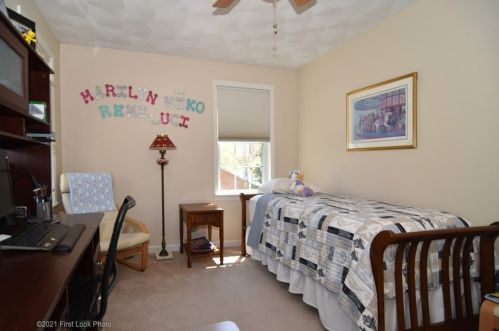 44 Boulevard Ave, Lincoln RI  02865-2108 exterior