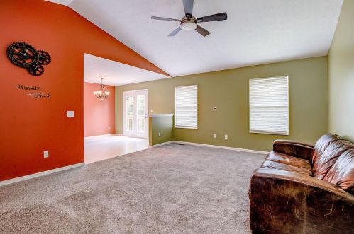 60 Clearbrook Dr, Franklin, OH 45005-2300