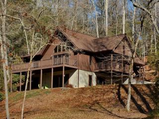 1200 Rhodes Rd, Hendersonville, NC 28792-2090