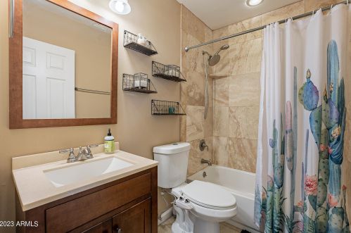 8142 11th Pl, Phoenix AZ  85020-3716 exterior