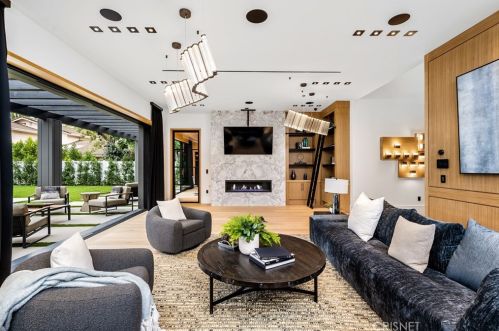 4508 Haskell Ave, Van Nuys CA  91436-3148 exterior