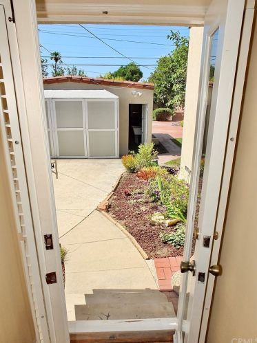 2610 Kansas Ave, South Gate CA 90280-4021 exterior