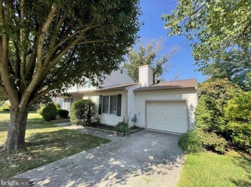 4 Cedar Dr, Northfield, NJ 08225-1066