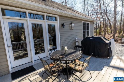 10 Mulligan Dr, Bybee VA  22963-2560 exterior