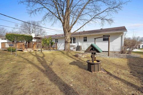 2771 He Nis Ra Ln, Green Bay, WI 54304-1357