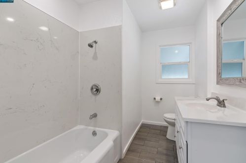 59 Enes Ave, West Pittsburg, CA 94565-3113