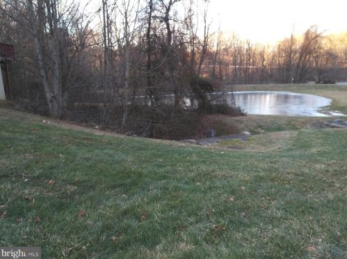 1251 Brookstone Dr, Boothwyn, PA 19060-1743