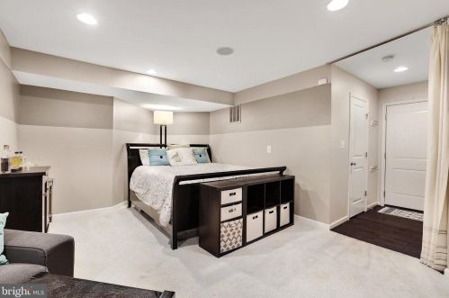 9193 Lake Preston Ct, Bristow VA  20136-6170 exterior