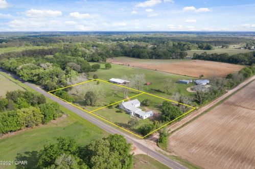 5032 Piano Rd, Graceville, FL 32440-4272