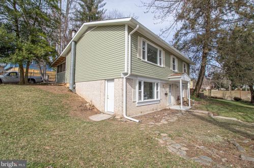 7834 Brompton St, Springfield VA  22152-1956 exterior