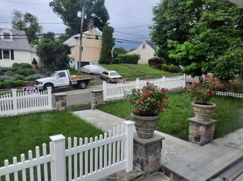 72 Mathews St, Stamford CT  06902-4435 exterior