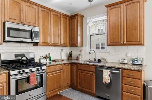 6504 Riverfront Dr, Palmyra NJ  08065-2145 exterior