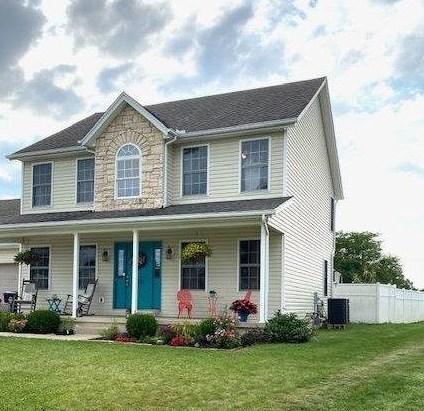 1381 Meadow Ridge Cir, Wilmington, OH 45177-2568