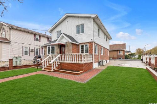 150-17 Lefferts Blvd, Jamaica, NY 11420-1315