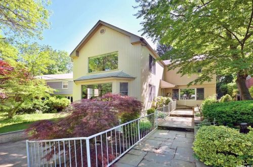 86-15 Sancho St, Jamaica, NY 11423-1217