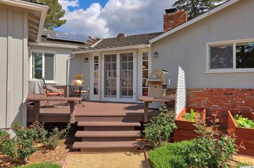 2700 El Caminito, Glendale CA 91214-2934 exterior