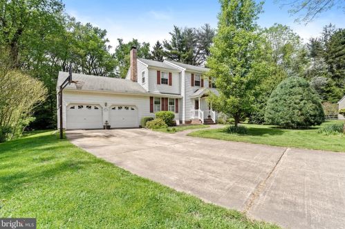 13 Sandy Ln, Trenton, NJ 08628-2626